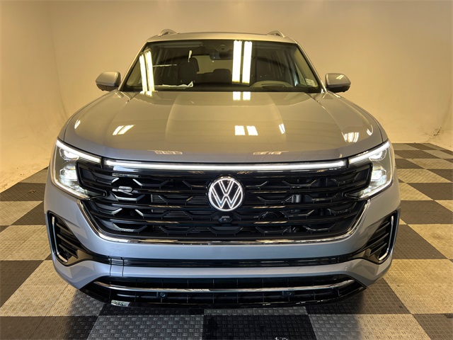 2026 Volkswagen Atlas SEL Premium R-Line photo 2