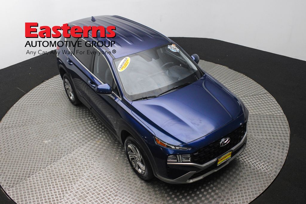 2022 Hyundai Santa Fe SE photo 3