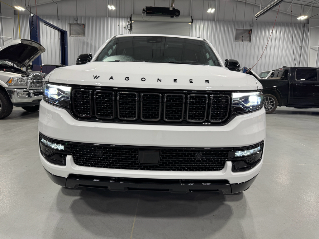 2025 Jeep Wagoneer Series II Carbide photo 21