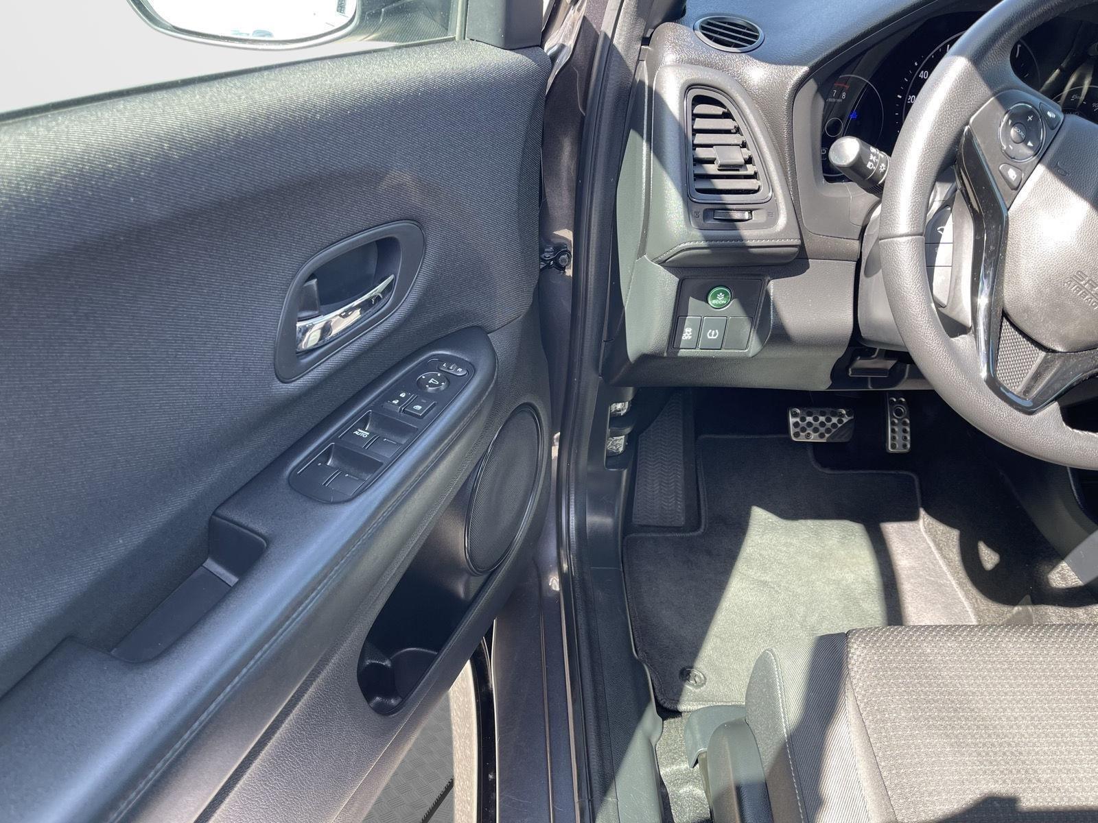 2022 Honda HR-V Sport photo 2
