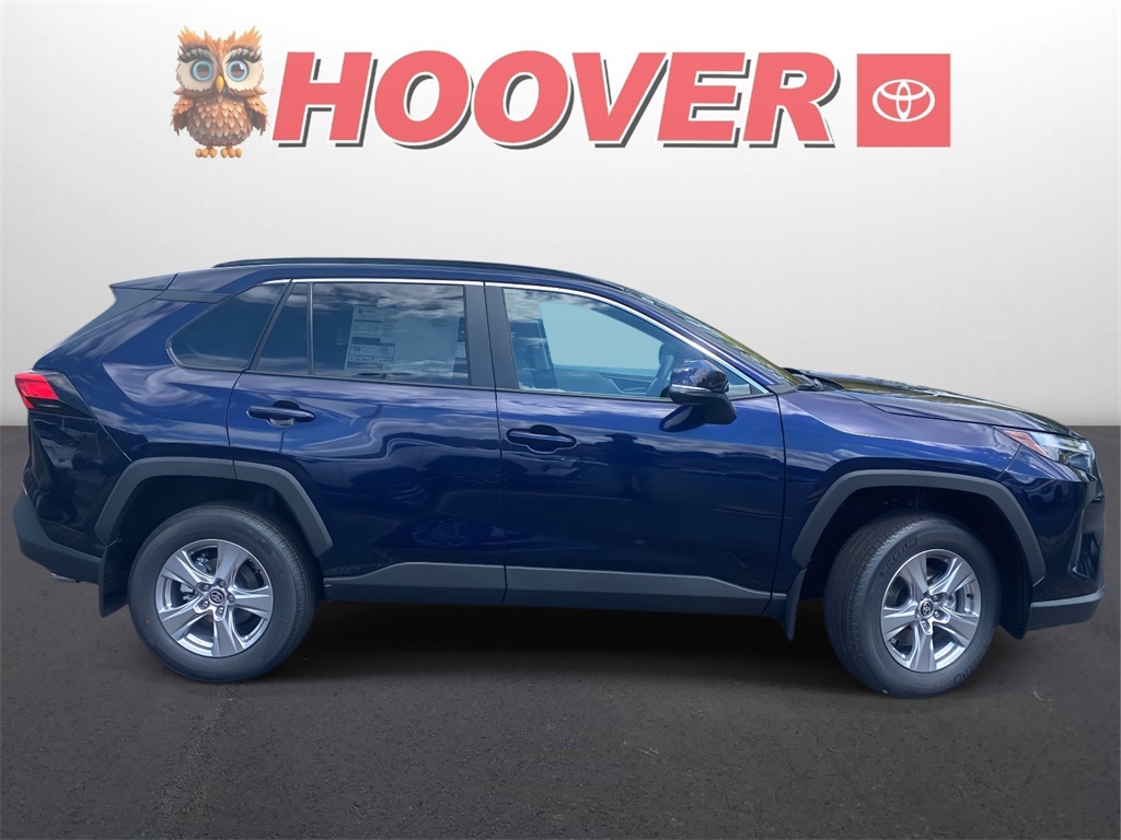2025 Toyota RAV4 XLE photo 2