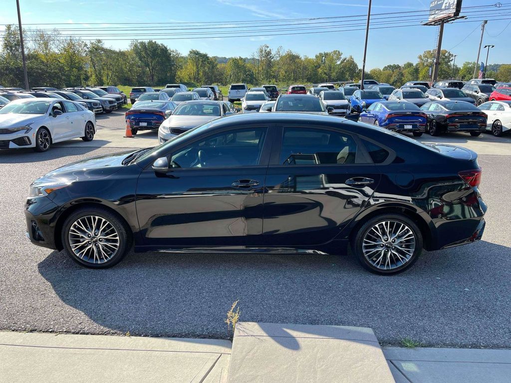 2022 Kia Forte GT-Line photo 27