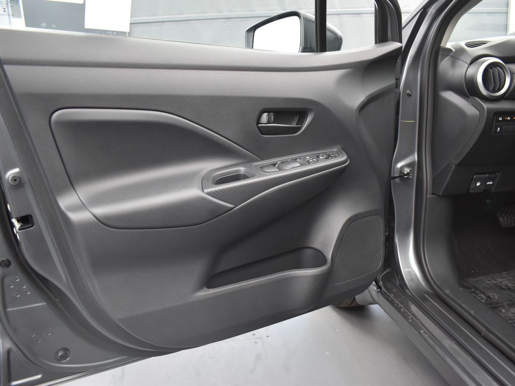 2025 Nissan Versa 1.6 S photo 24