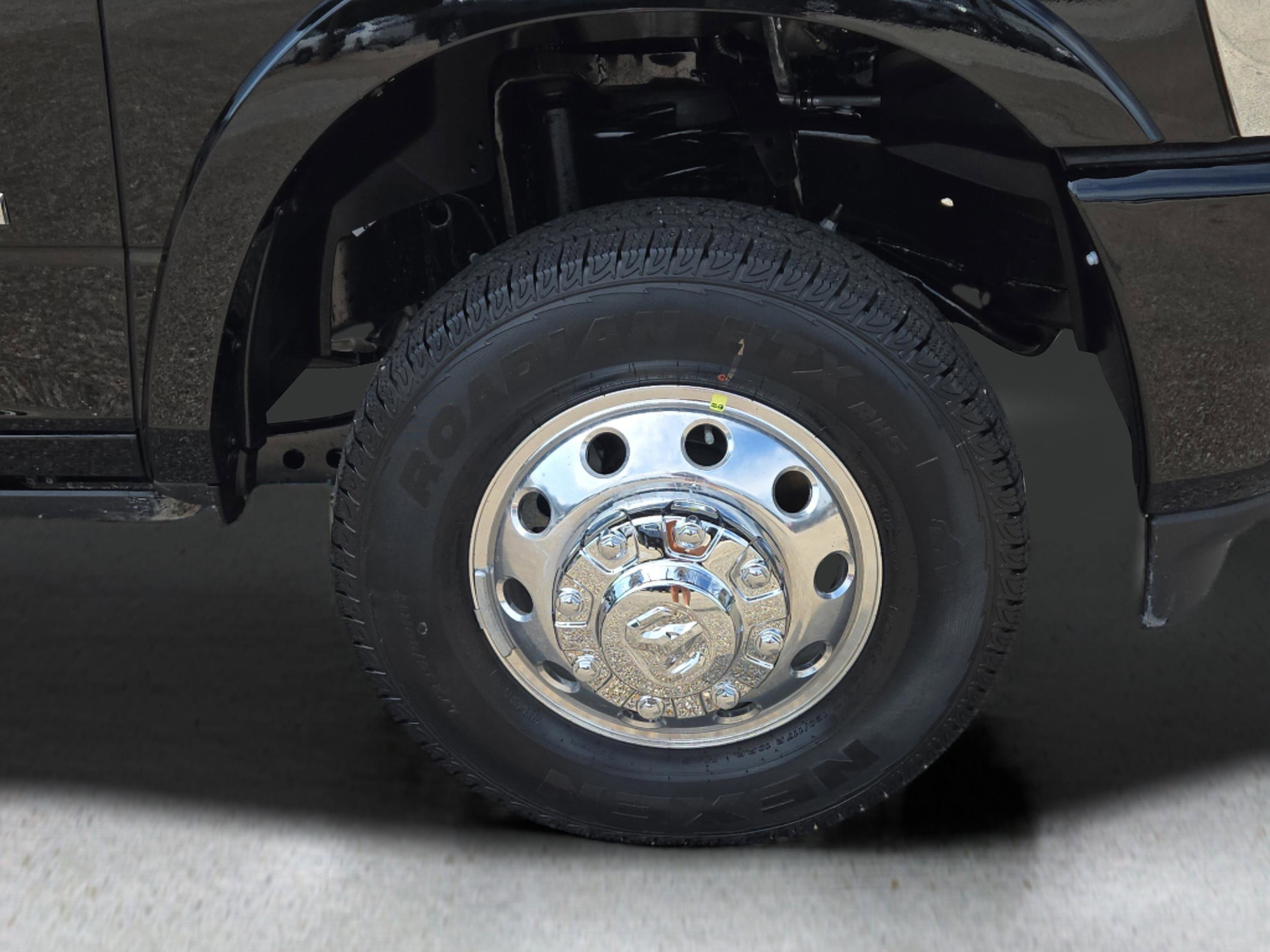 2026 Ram 3500 Longhorn photo 4