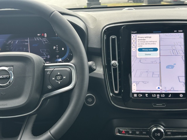 2023 Volvo XC40 Plus photo 15