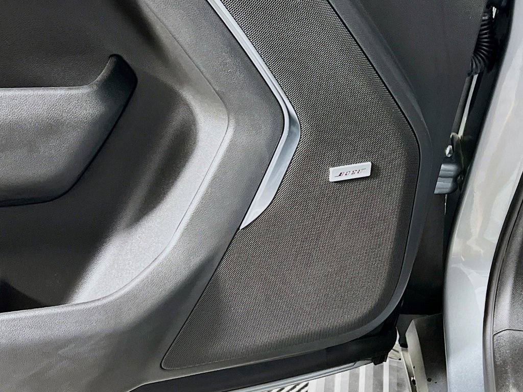 2025 Chevrolet Suburban Premier photo 15
