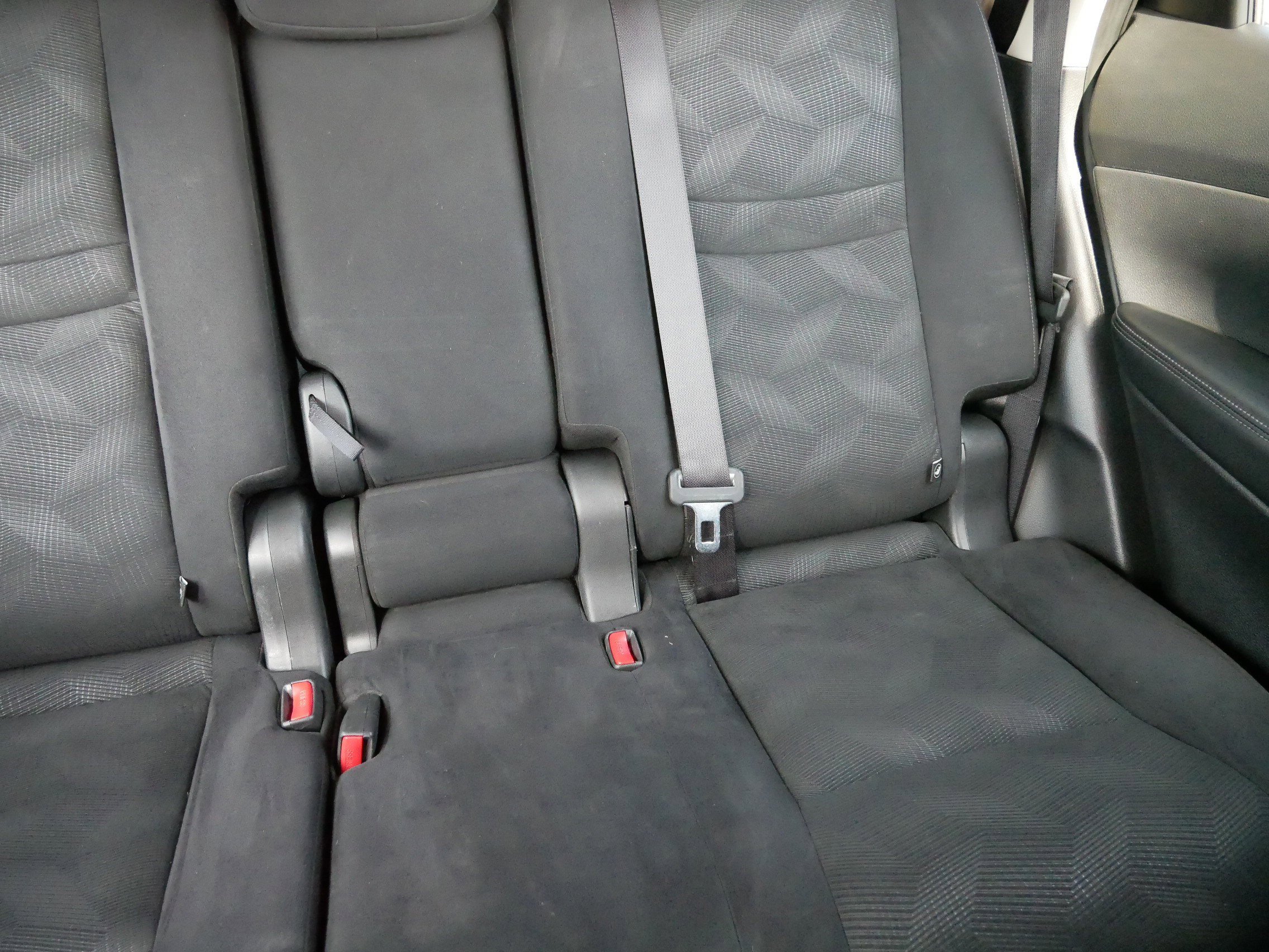 2016 Nissan Rogue SV photo 14