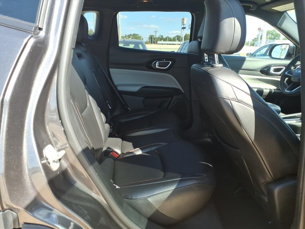 2024 Jeep Compass Limited photo 2