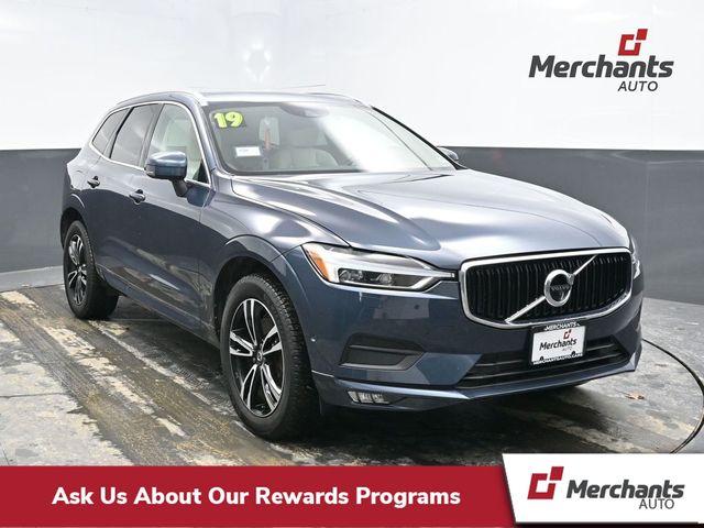 2019 Volvo XC60 Momentum's photo