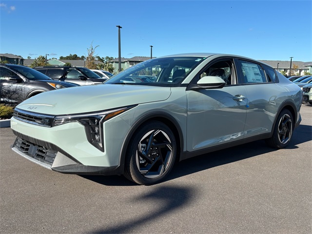 2025 Kia K4 EX photo 2