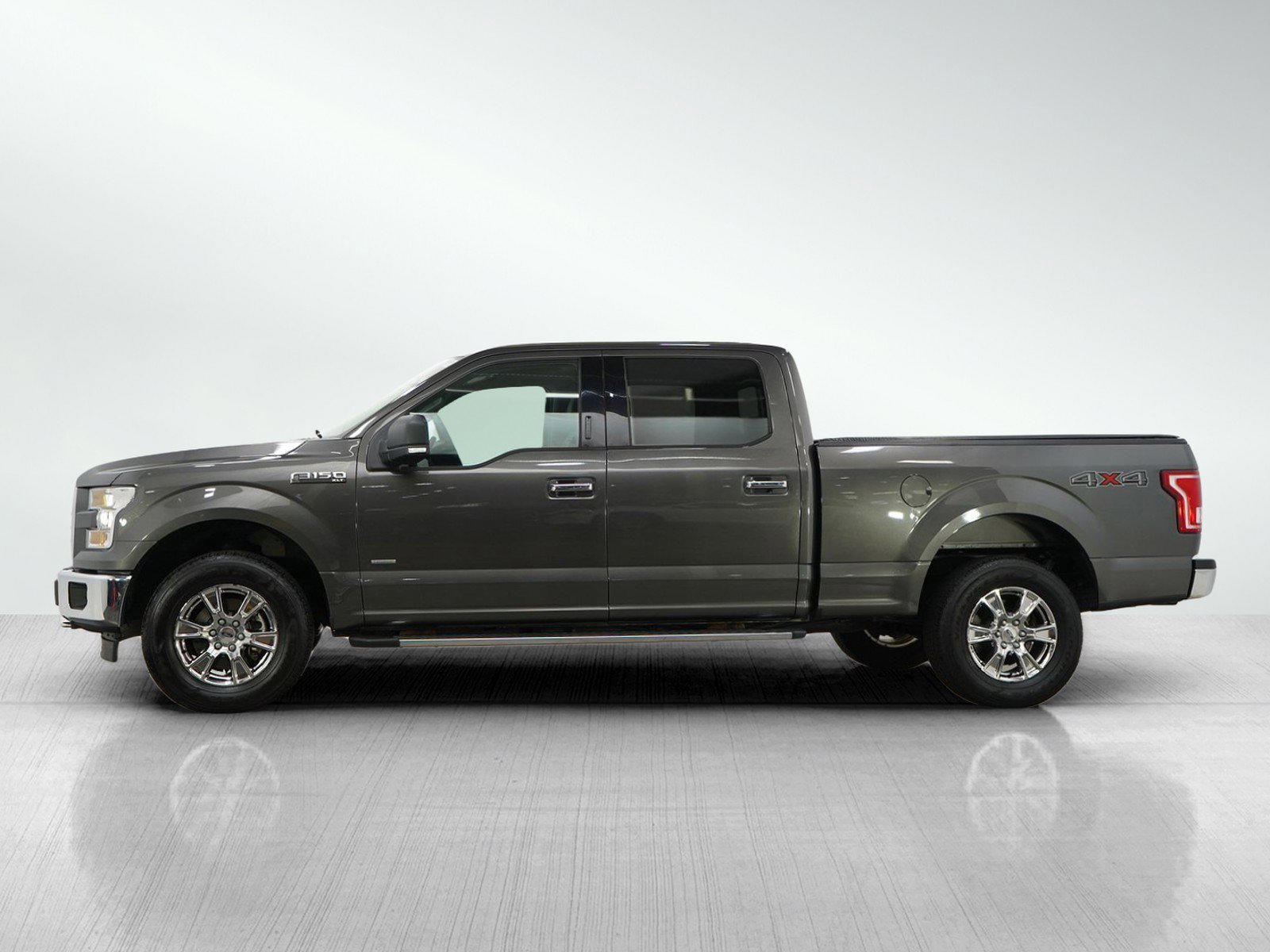 Used 2016 Ford F-150 XLT with VIN 1FTFW1EG2GKF69869 for sale in Burnsville, Minnesota
