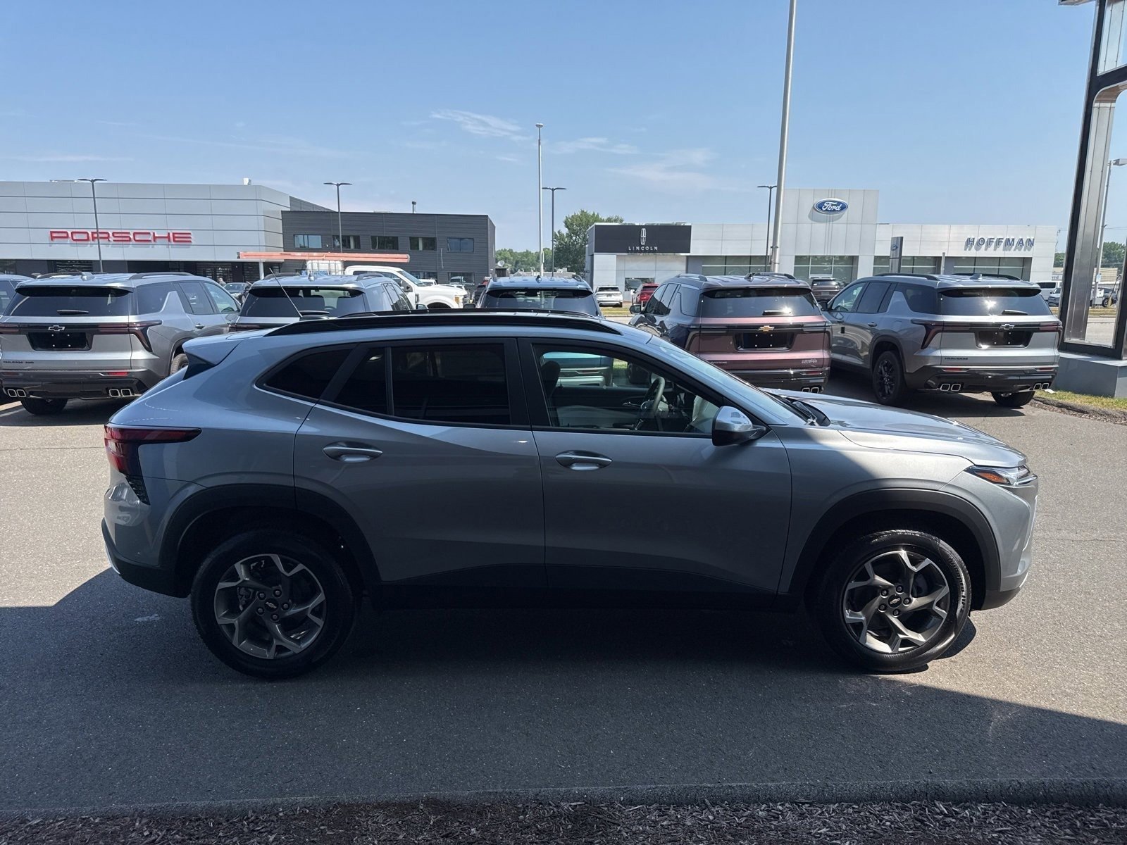 2026 Chevrolet Trax LT photo 4