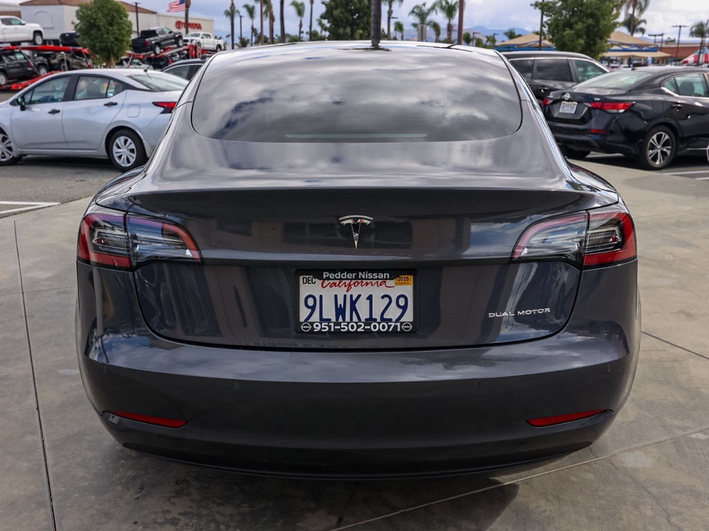 2022 Tesla Model 3 Long Range photo 4