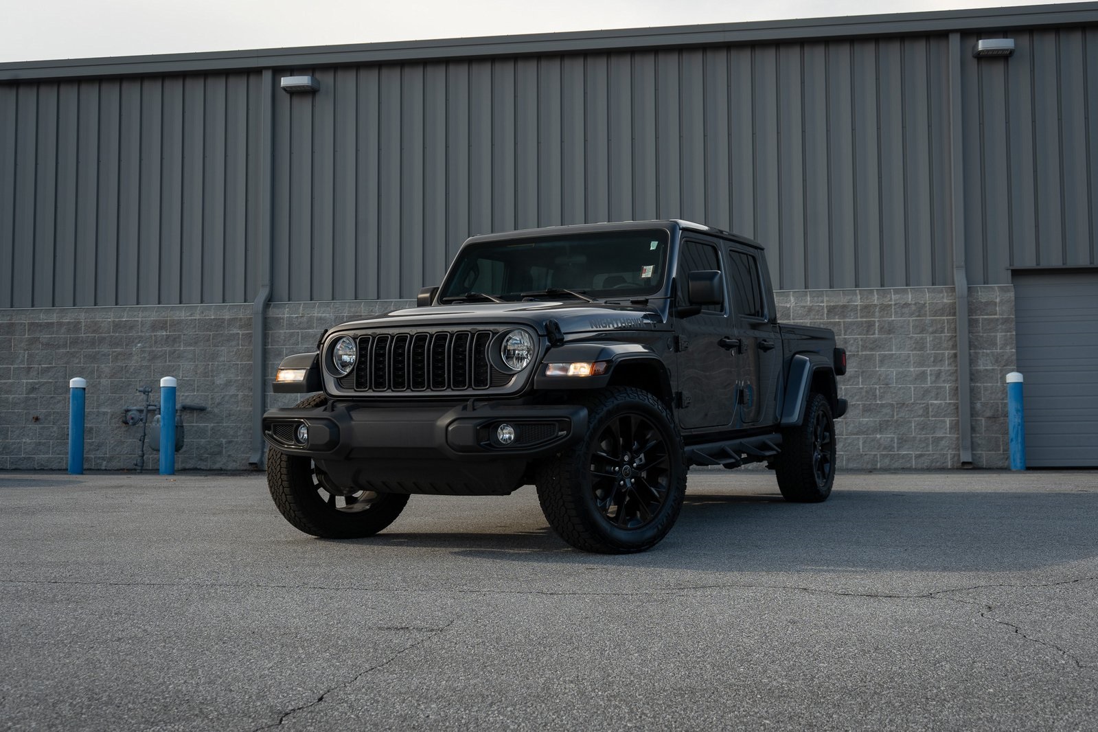 2024 Jeep Gladiator Nighthawk's photo