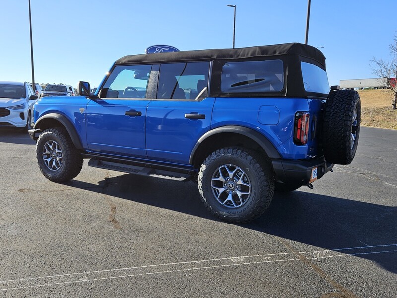 2024 Ford Bronco Badlands photo 9