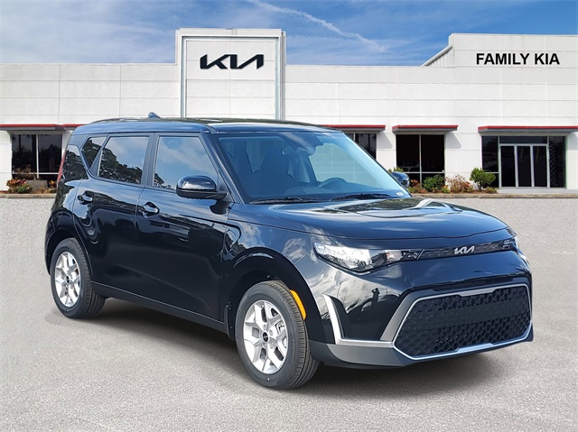 2025 Kia Soul LX's photo