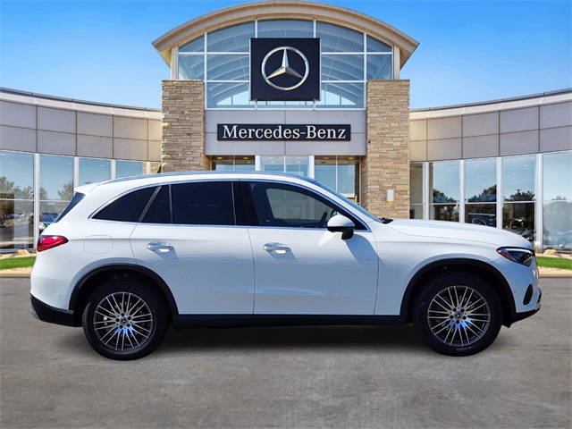2026 Mercedes Benz GLC 300 4MATIC photo 4
