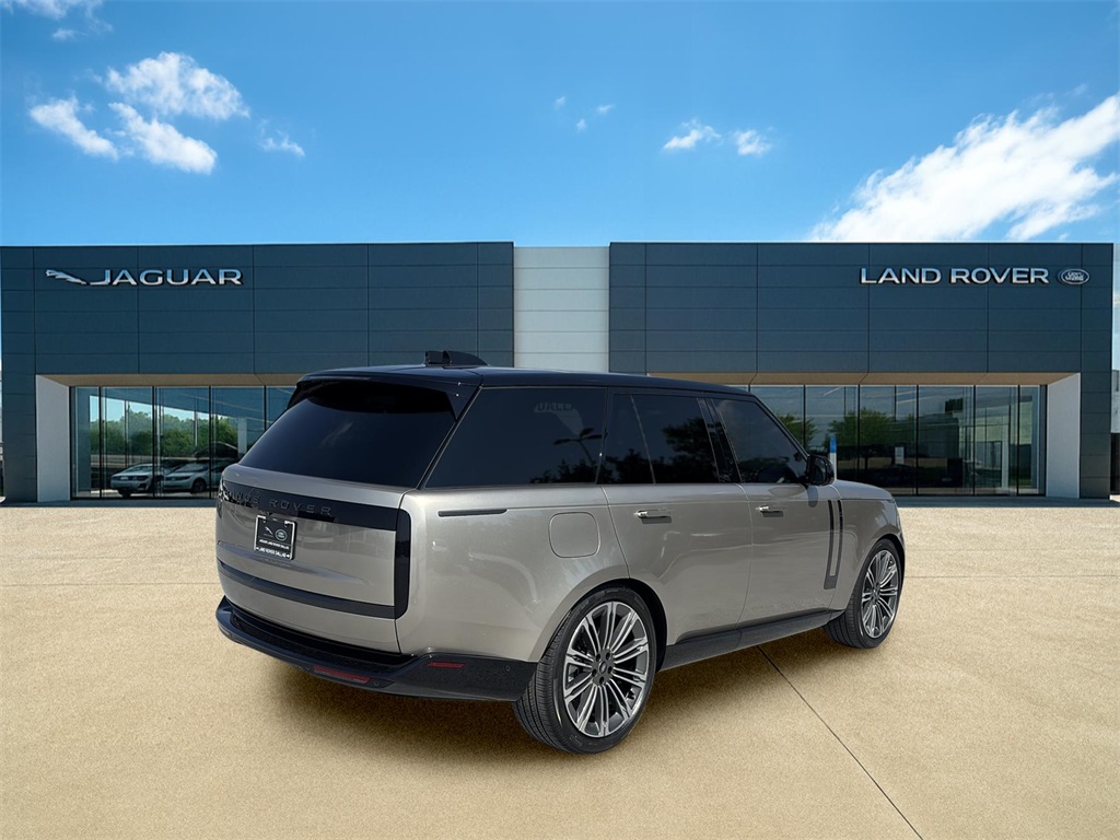 2025 Land Rover Range Rover SE photo 5