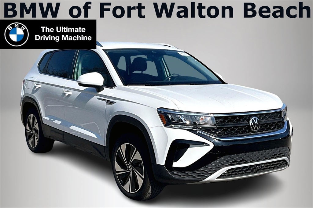 2024 Volkswagen Taos SE's photo