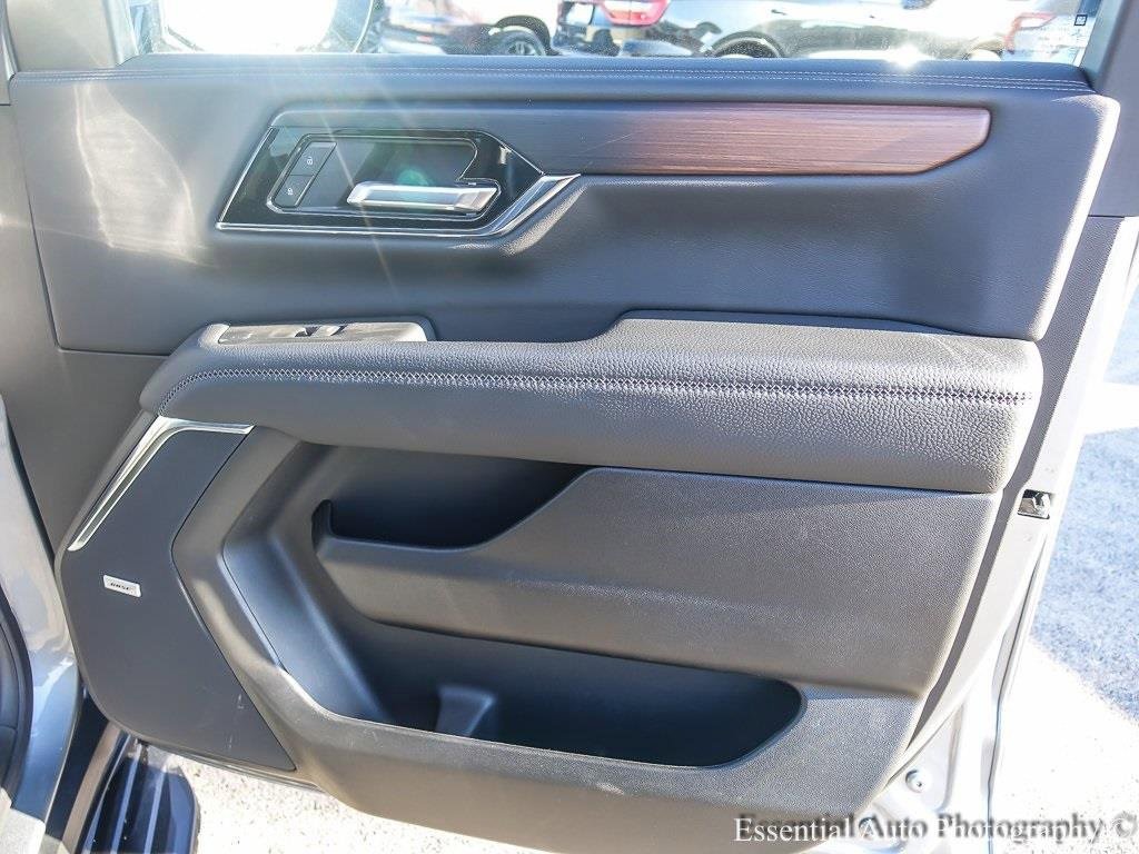 2025 GMC YUKON - Image 28