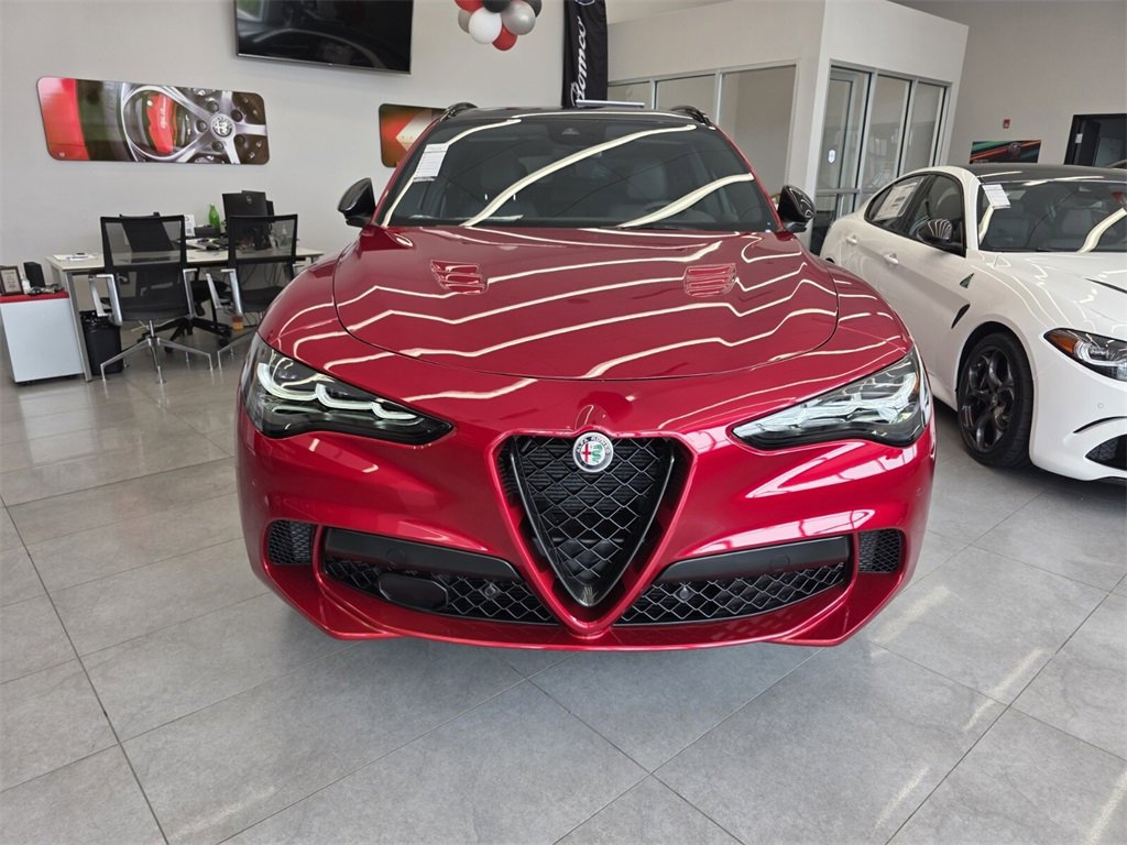 2024 Alfa Romeo Stelvio Quadrifoglio photo 2