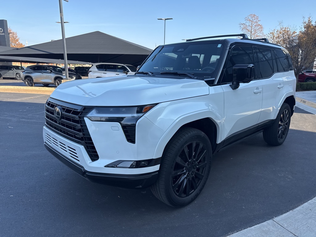 2025 Lexus GX Luxury's photo