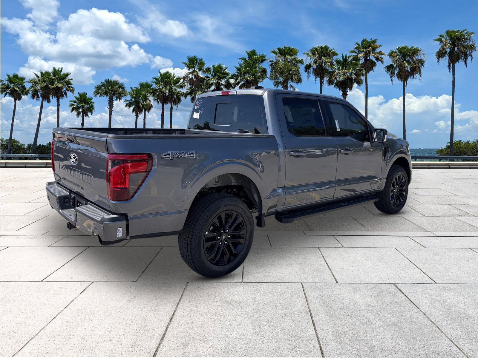2025 Ford F-150 XLT photo 8