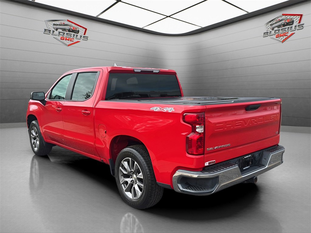 2020 Chevrolet Silverado 1500 LT photo 2