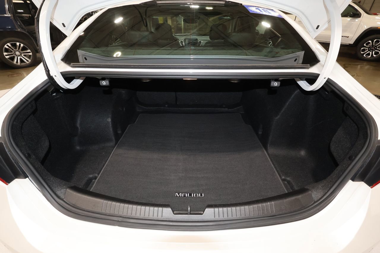 2018 Chevrolet Malibu Premier photo 21