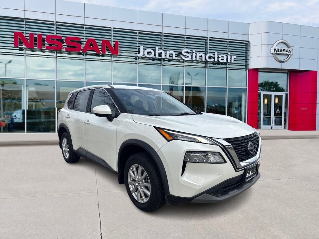 2023 Nissan Rogue SV's photo