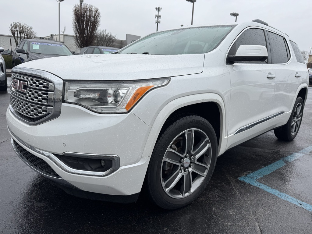 2019 GMC Acadia Denali's photo