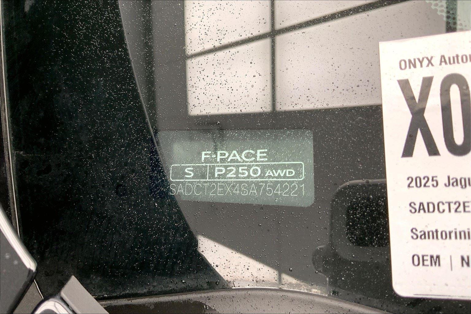 2025 Jaguar F-PACE R-Dynamic S photo 4