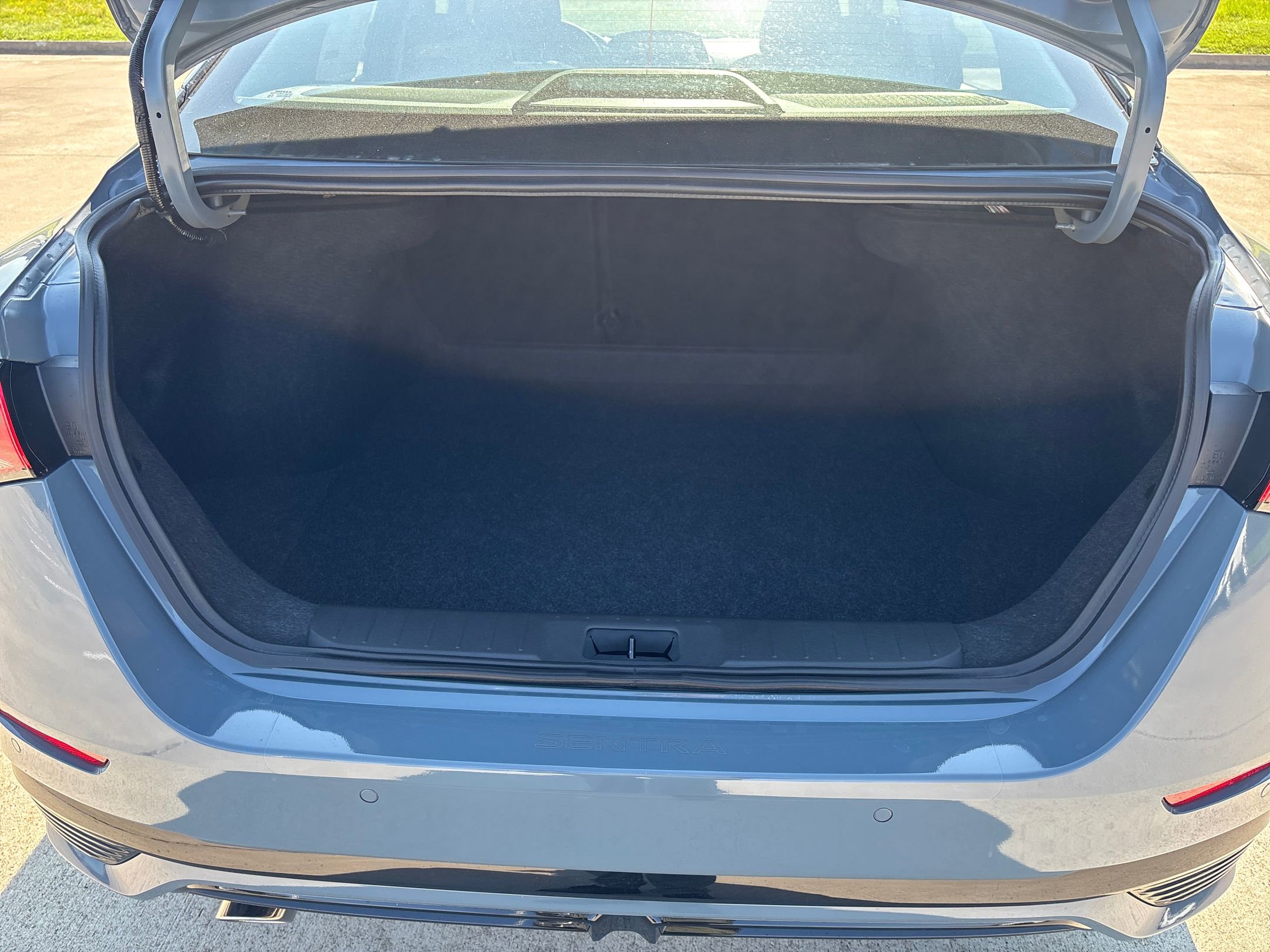 2025 Nissan Sentra SR photo 21