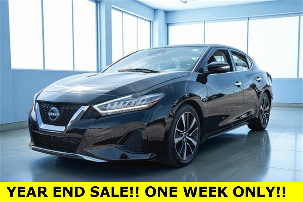 2023 Nissan Maxima SV's photo