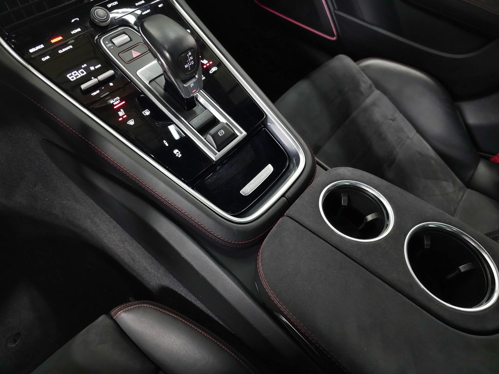 2020 PORSCHE PANAMERA - Image 32