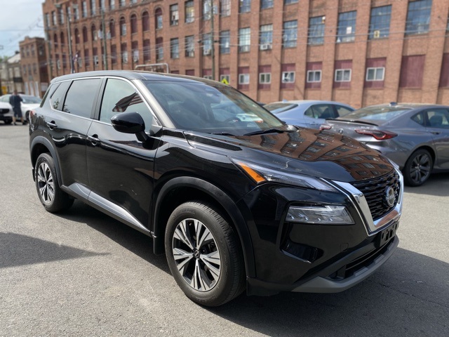 2022 Nissan Rogue SV photo 3