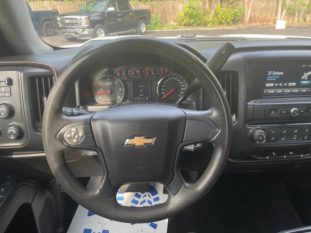 2018 Chevrolet Silverado 1500 Custom photo 13