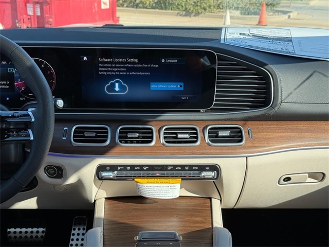 2026 Mercedes Benz GLS 450 4MATIC photo 9