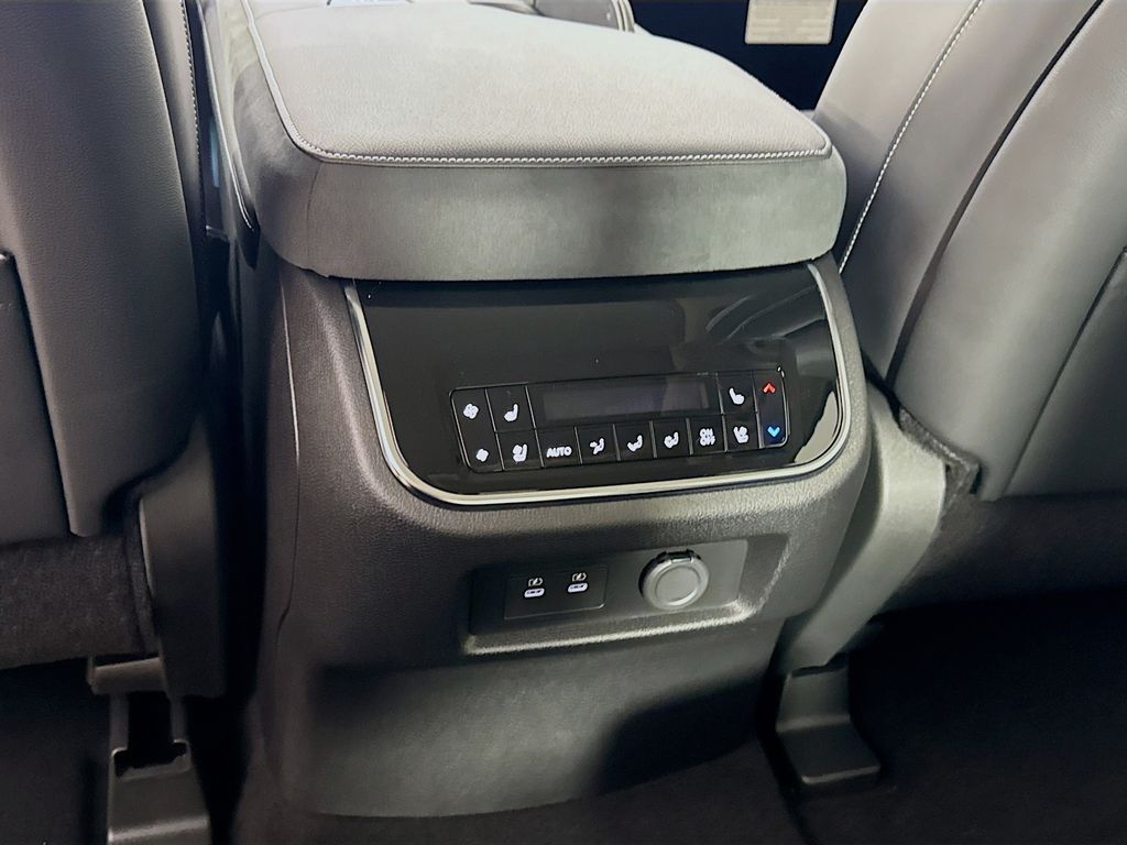 2025 Infiniti QX80 Luxe photo 28