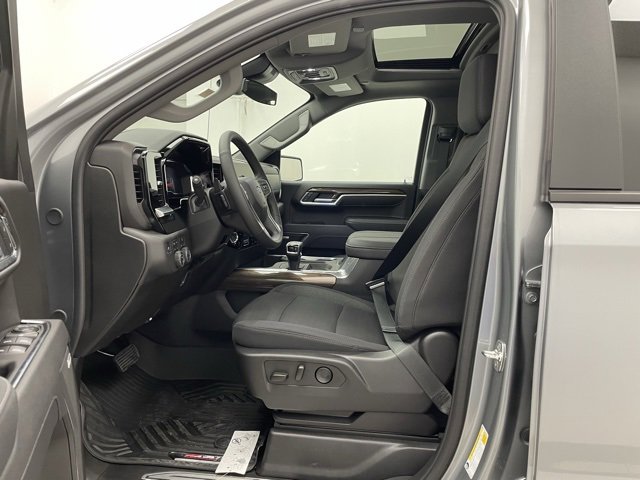 2025 Chevrolet Silverado 1500 RST photo 10
