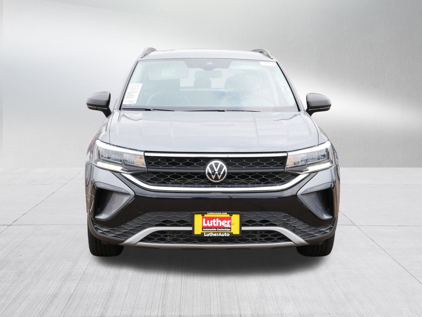 Used 2022 Volkswagen Taos S with VIN 3VVMX7B20NM032067 for sale in Brooklyn Center, Minnesota