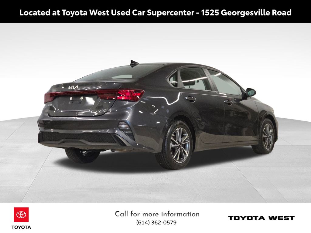 2024 Kia Forte LXS photo 5