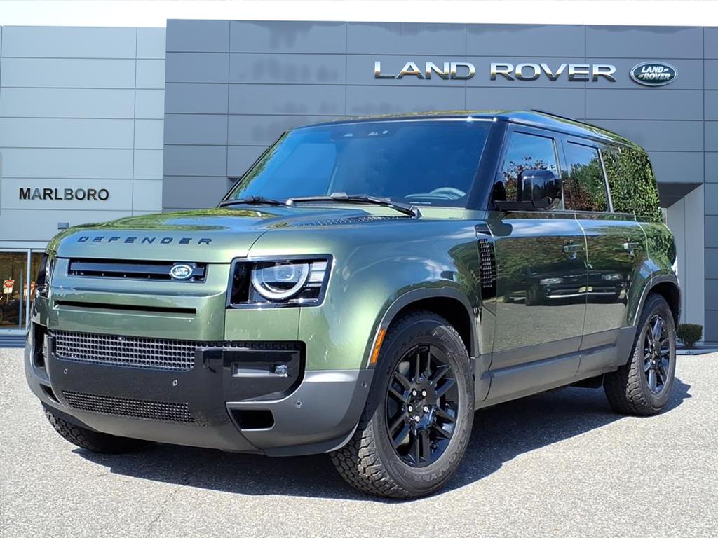 2026 Land Rover Defender S's photo