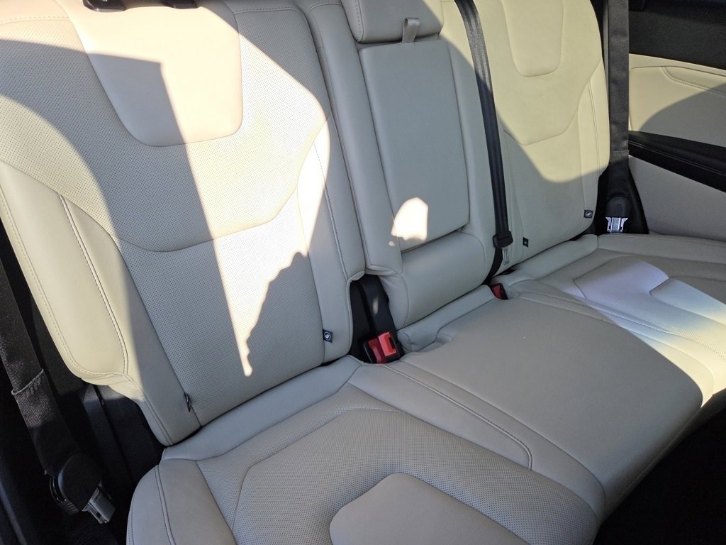 2018 Ford Edge Titanium photo 27