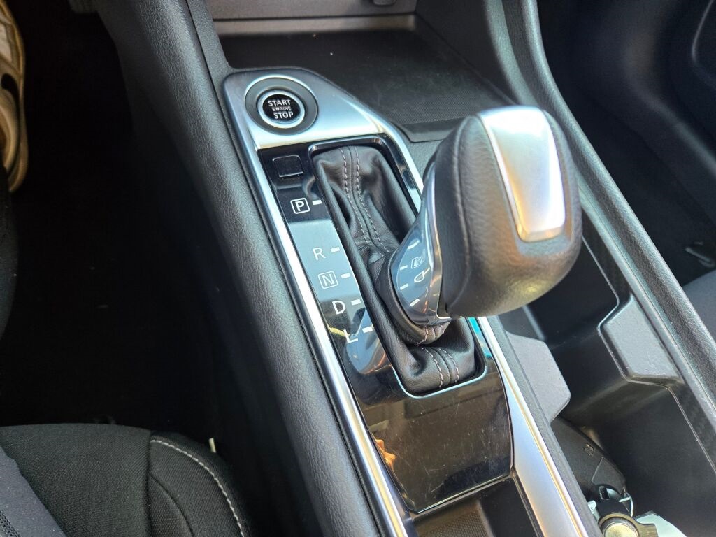 2020 Nissan Sentra SV photo 19