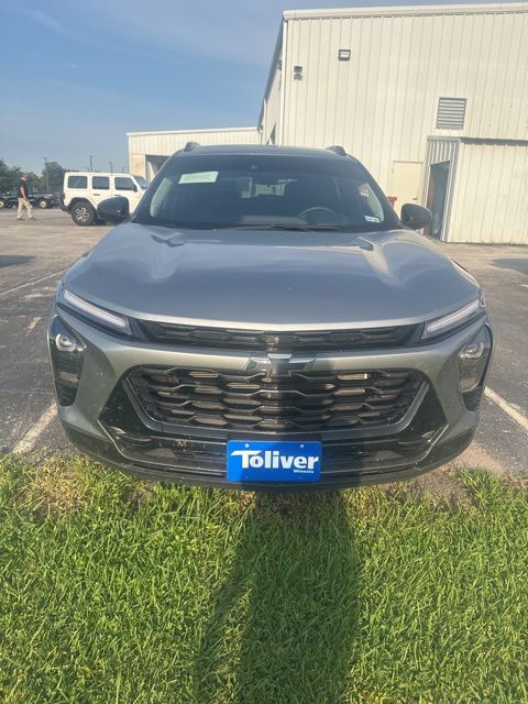 2025 Chevrolet Trax ACTIV photo 2