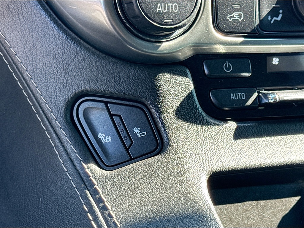 2016 Chevrolet Tahoe LT photo 13