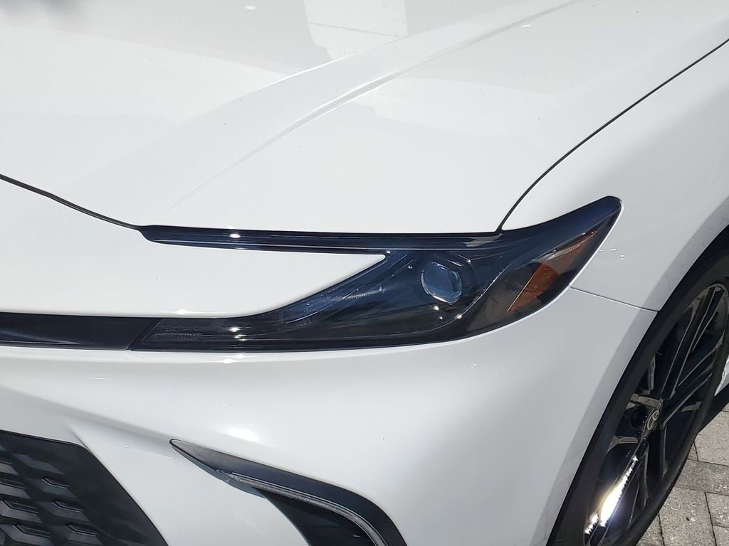 2025 Toyota Camry SE photo 11