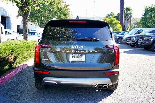 Used 2022 Green Kia S image 8