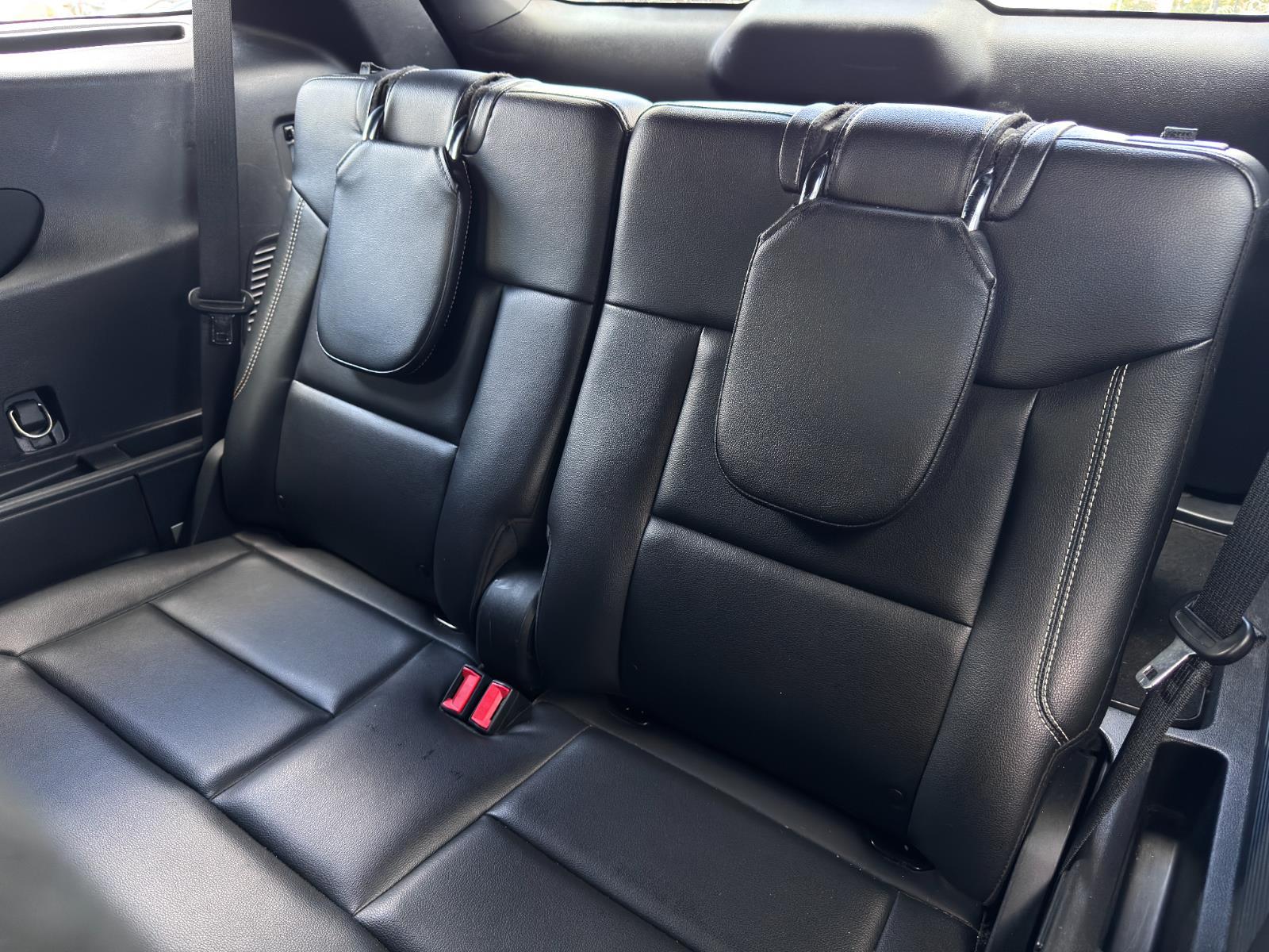 2022 Ford Explorer ST photo 24